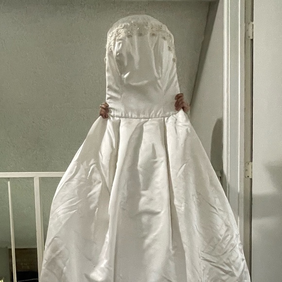 Amsale Strapless Wedding Dress - Picture 6 of 9